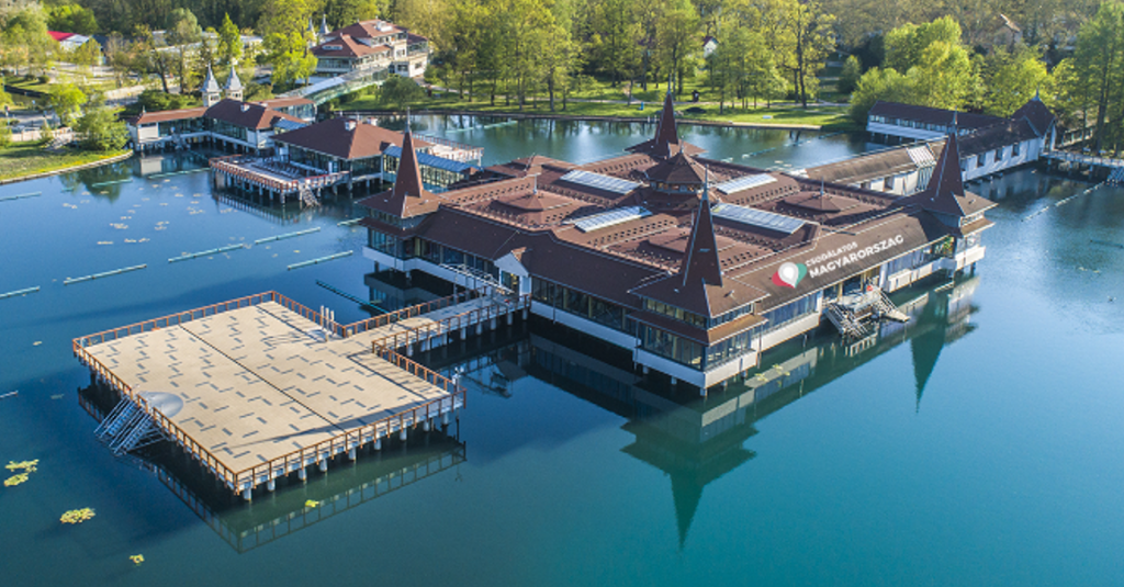 Thermalbad größer
